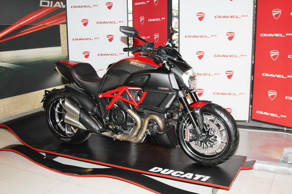 Ducati Việt Nam ra mắt “khủng long lùn” Diavel 2015